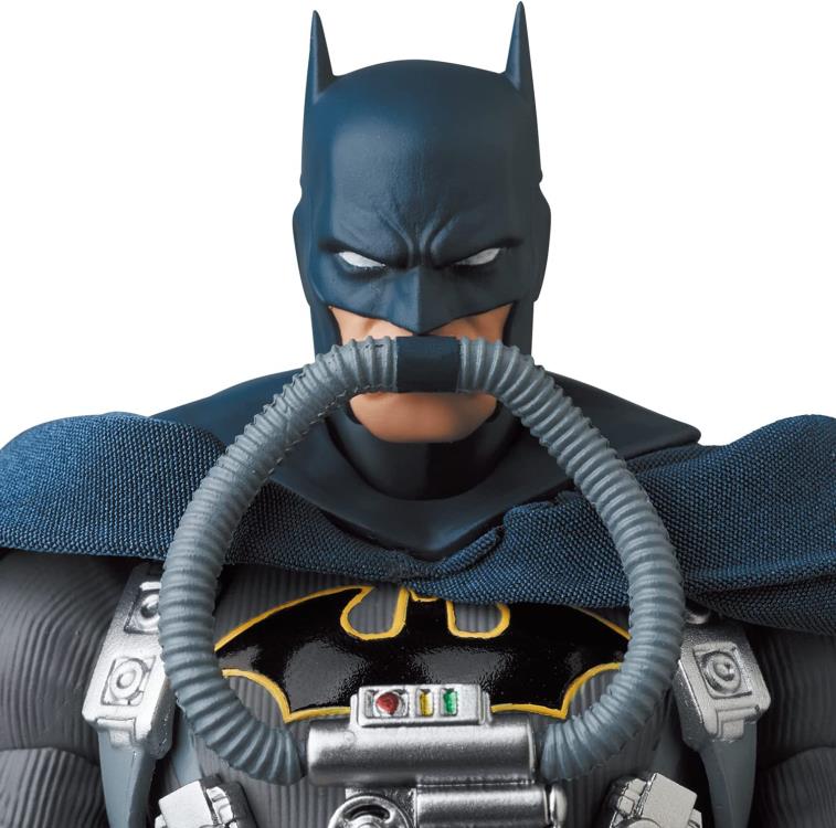 Batman Hush: Batman (Stealth Jumper Ver.) MAFEX No. 166 - Image 9