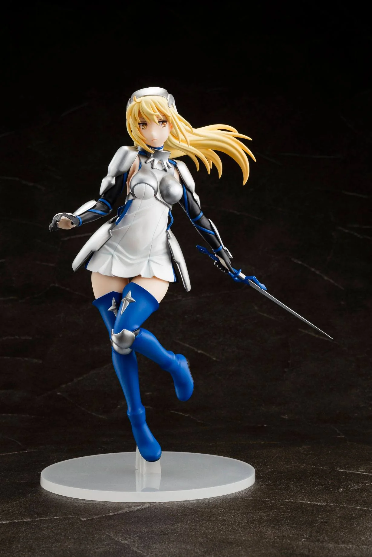 DanMachi Sword Oratoria: Princess of Sword Ais Wallenstein 1/8 PVC Figure - Image 3