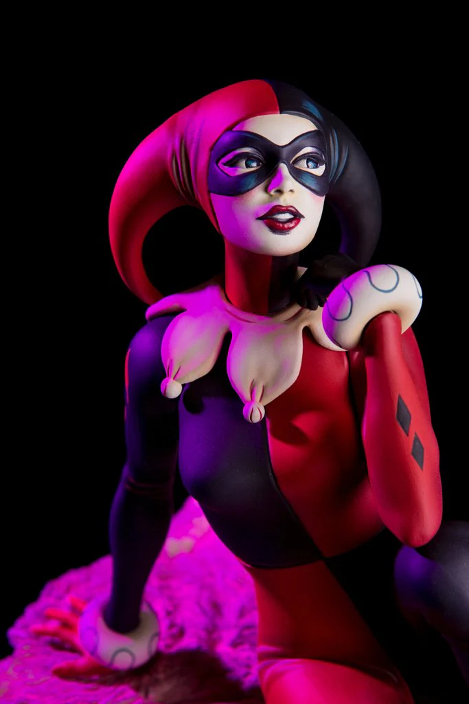 DC Comics - Waiting for My J Man Harley Quinn Statue - Image 2