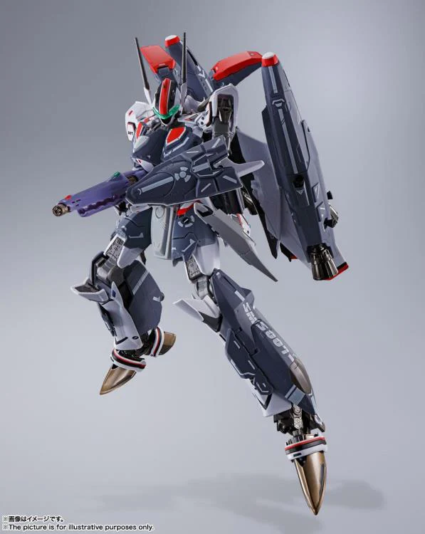 DX Chogokin - Macross Frontier: VF-25F Super Messiah Valkyrie (Alto Saotome Custom) Revival Ver. - Image 4