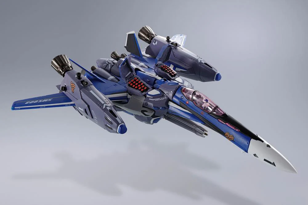 DX Chogokin - Macross Frontier VF-25G Super Messiah Valkyrie (Michael Blanc Custom) Revival Ver. - Image 9