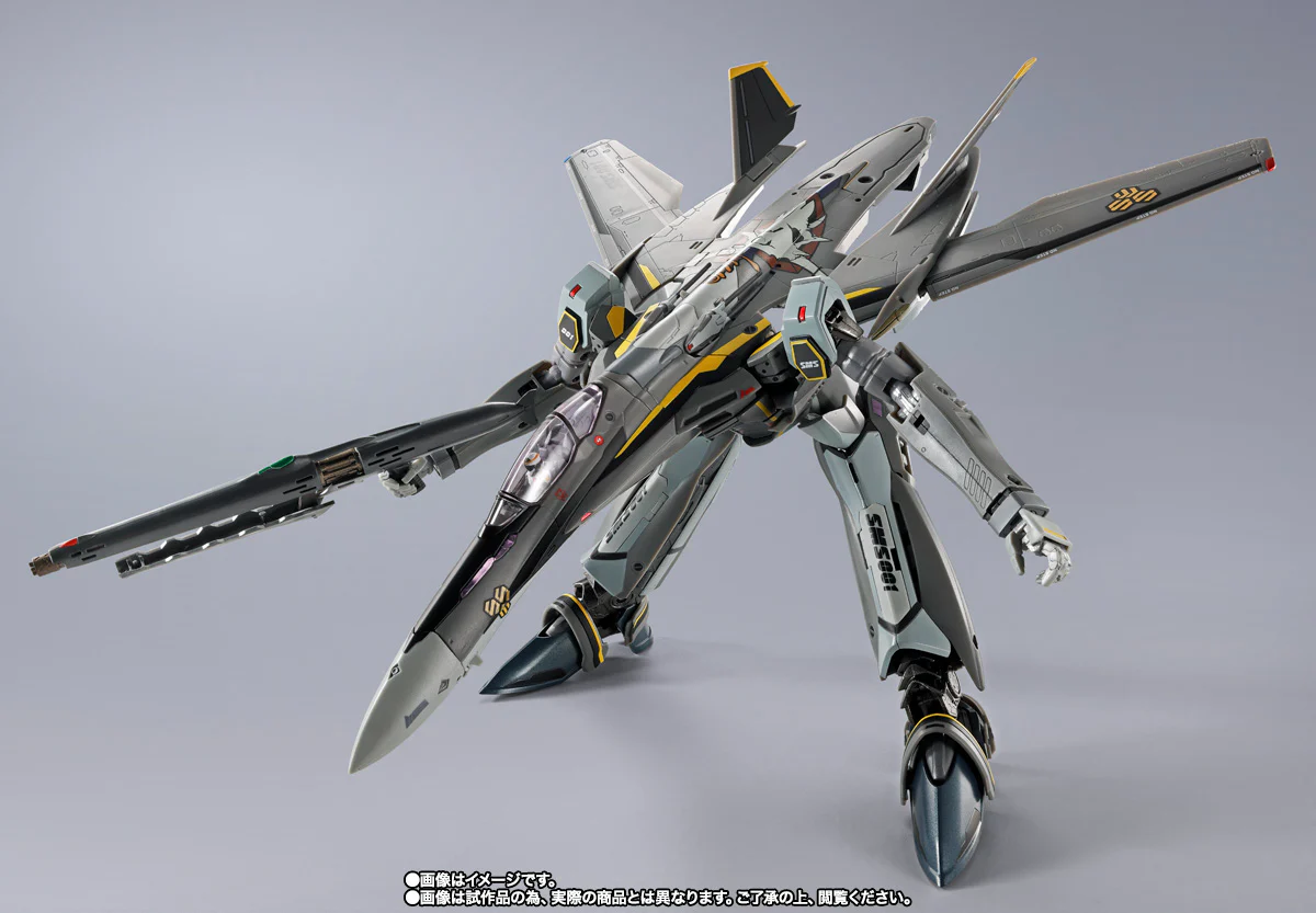 DX Chogokin - Macross Frontier: VF-25S Armored Messiah Valkyrie (Ozma Lee Custom) Revival Ver. - Image 3