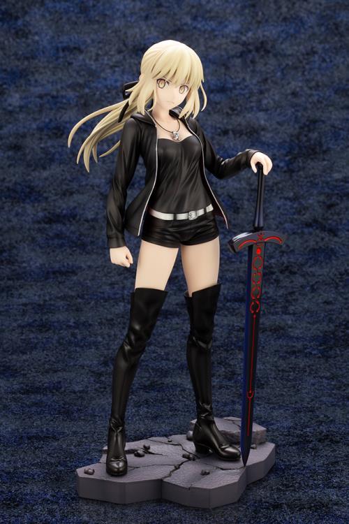 Fate/Grand Order Saber (Altria Pendragon) Casual Ver. 1/7 Scale Figure - Image 2
