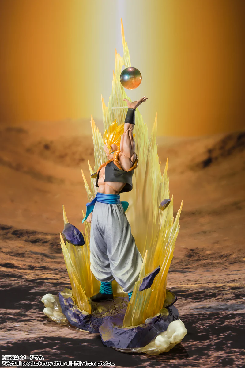 FiguartsZERO [EXTRA BATTLE] SUPER SAIYAN GOGETA - Exclusive Edition - Limited Canadian Release - Image 4