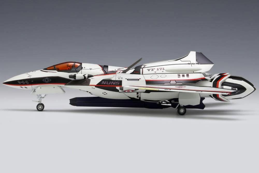 Macross Frontier: VF-171EX Nightmare Plus (Alto Custom) 1/72 Plastic Model - Image 5