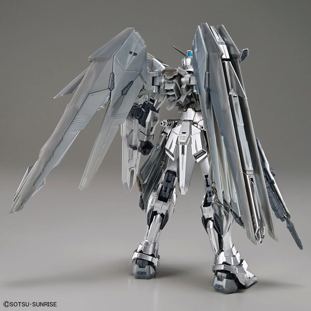 MG Freedom Gundam 2.0 [Silver Coating] - Gundam Base/P-Bandai Exclusive - Image 3