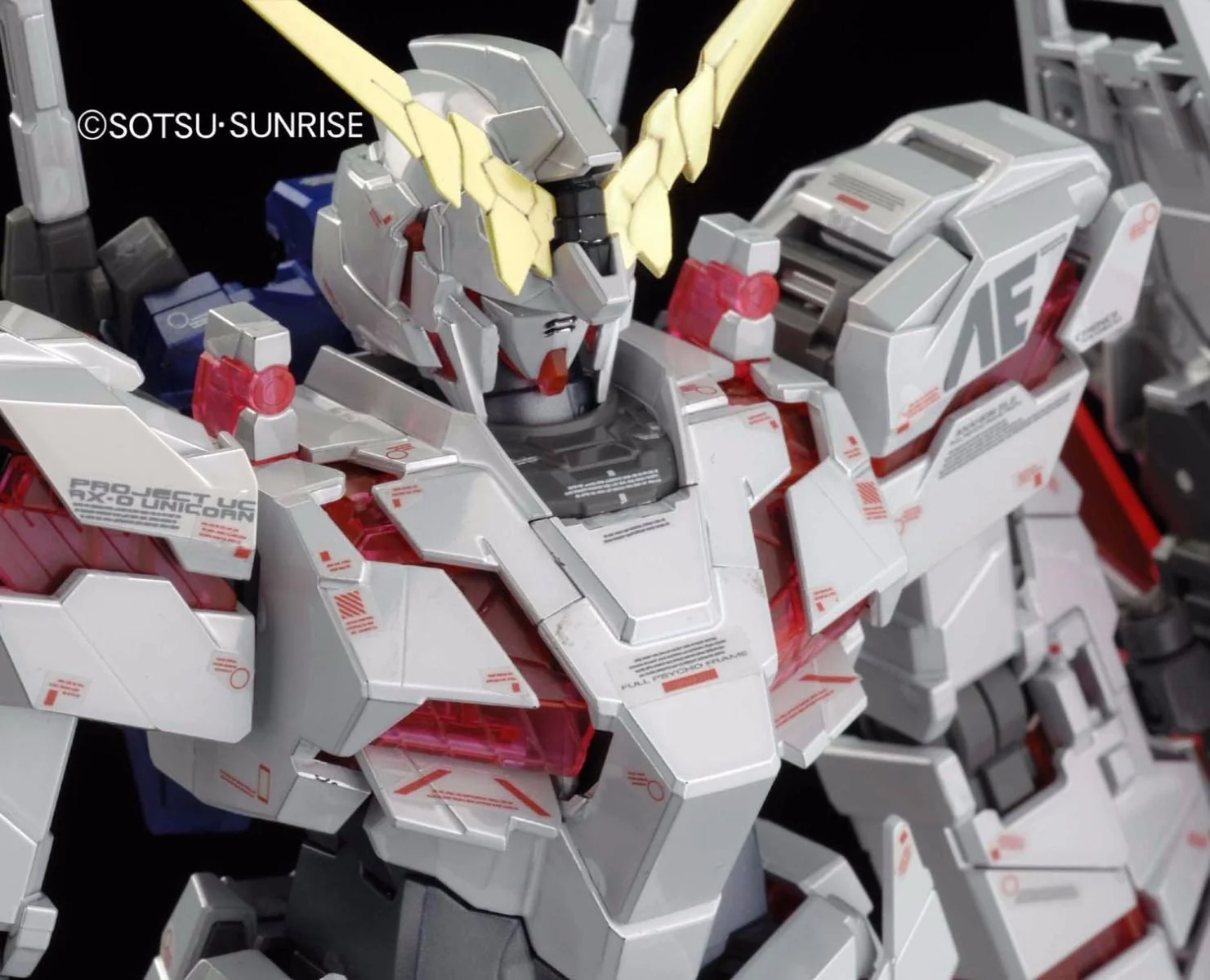 MG RX-0 Unicorn Gundam Ver. Ka Titanium Finish Ver. - Image 3