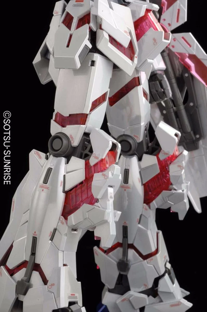 MG RX-0 Unicorn Gundam Ver. Ka Titanium Finish Ver. - Image 6