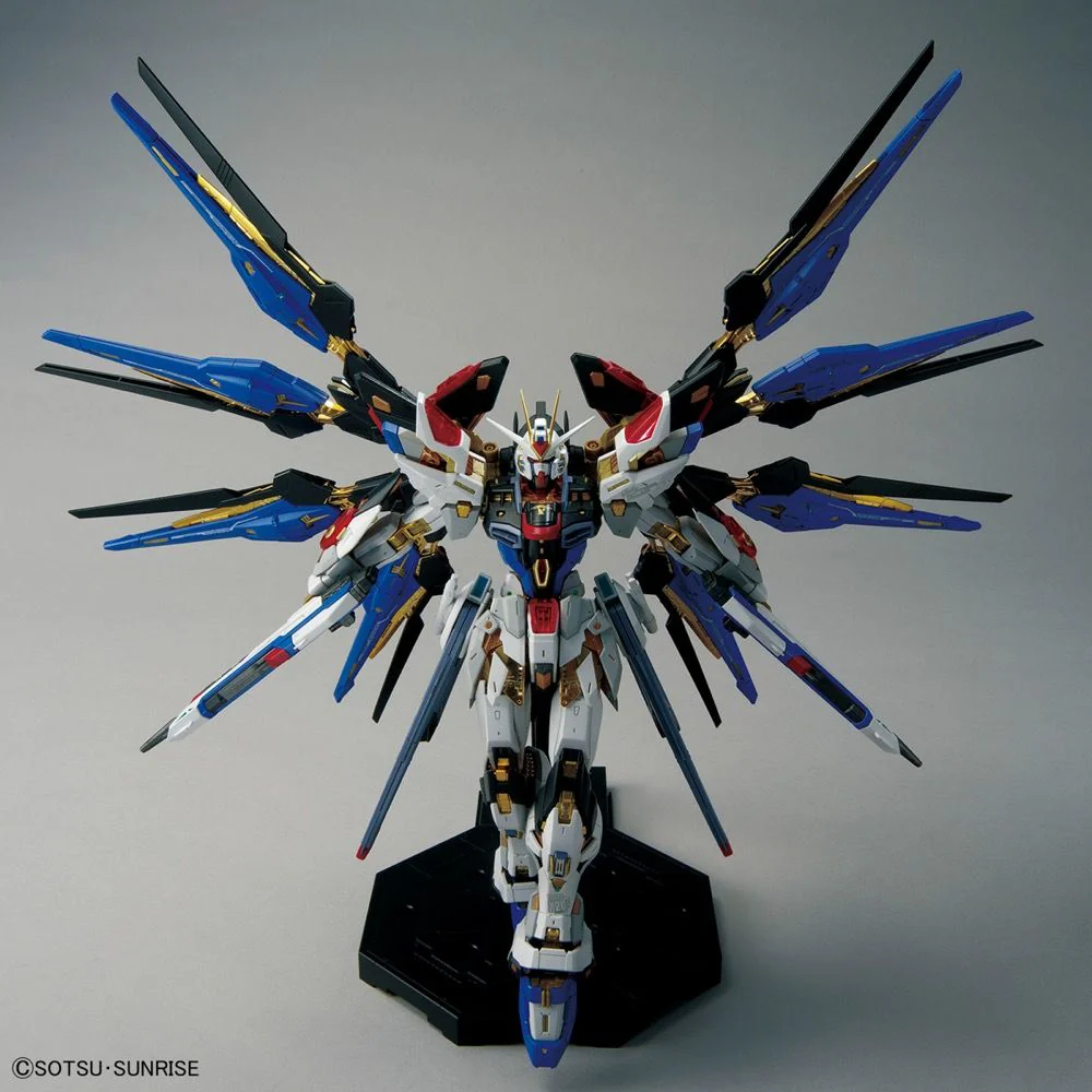 MGEX Strike Freedom Gundam - Image 5