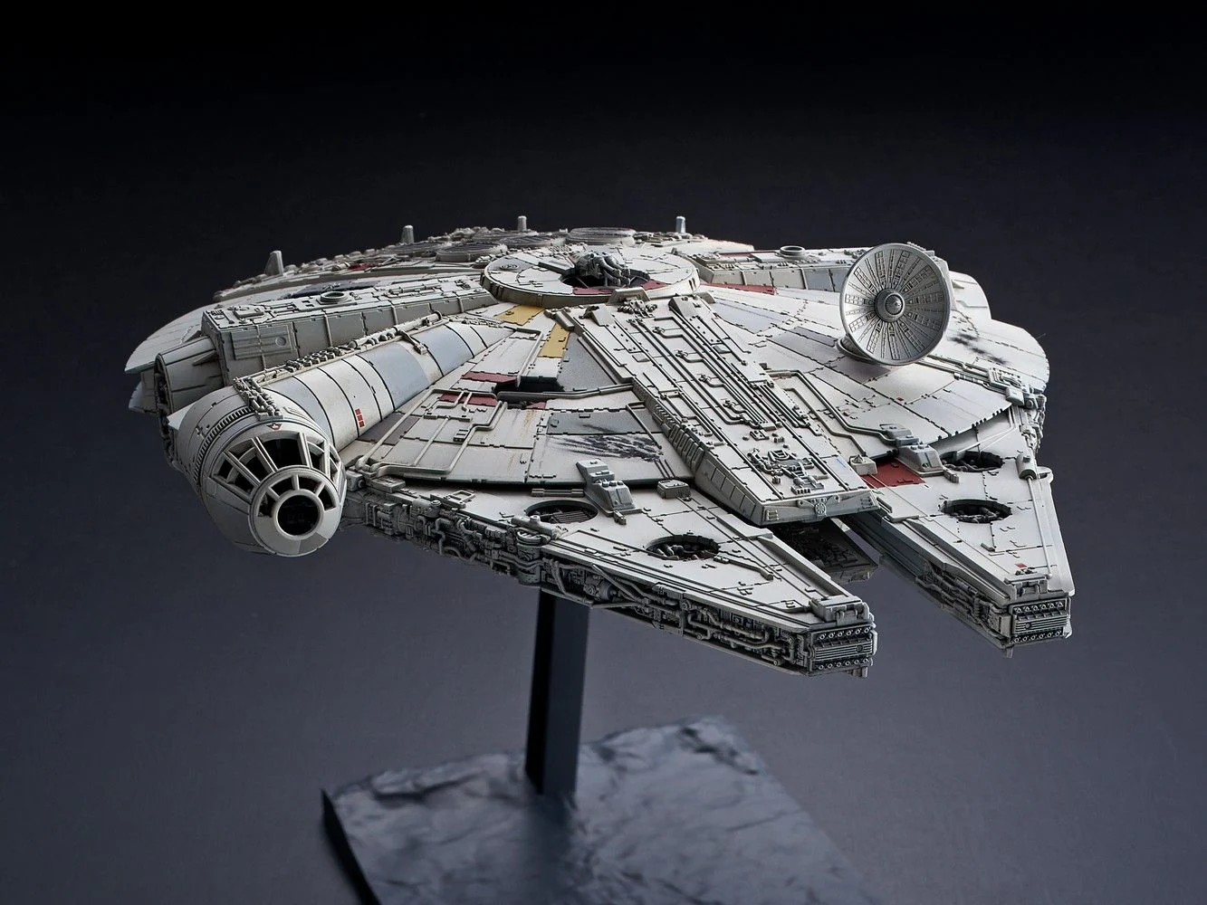 Millennium Falcon (The Rise of Skywalker) 1/144 Scale Model Kit - Image 2