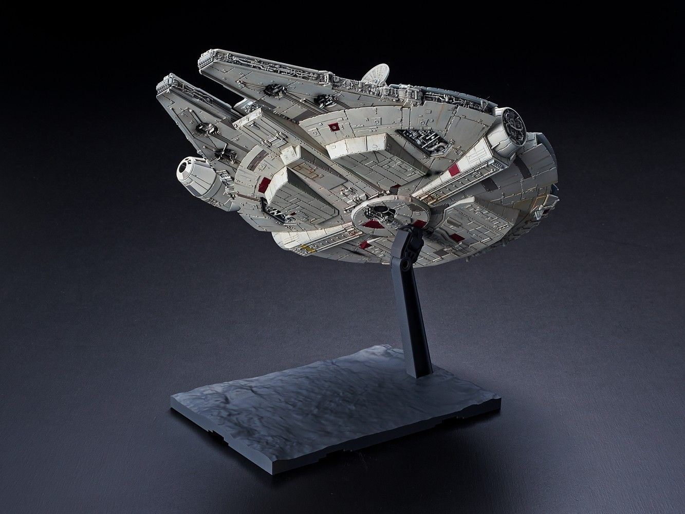 Millennium Falcon (The Rise of Skywalker) 1/144 Scale Model Kit - Image 6