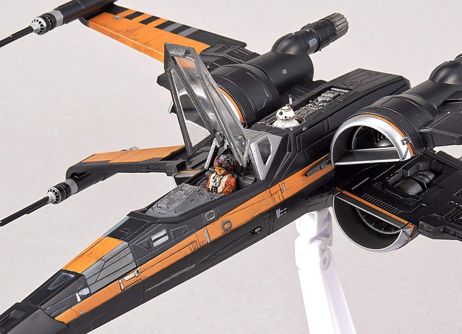 Poe's Boosted X-Wing Starfighter 1/72 Scale Model Kit - Image 5