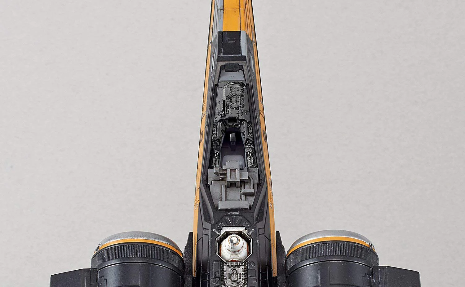 Poe's Boosted X-Wing Starfighter 1/72 Scale Model Kit - Image 6
