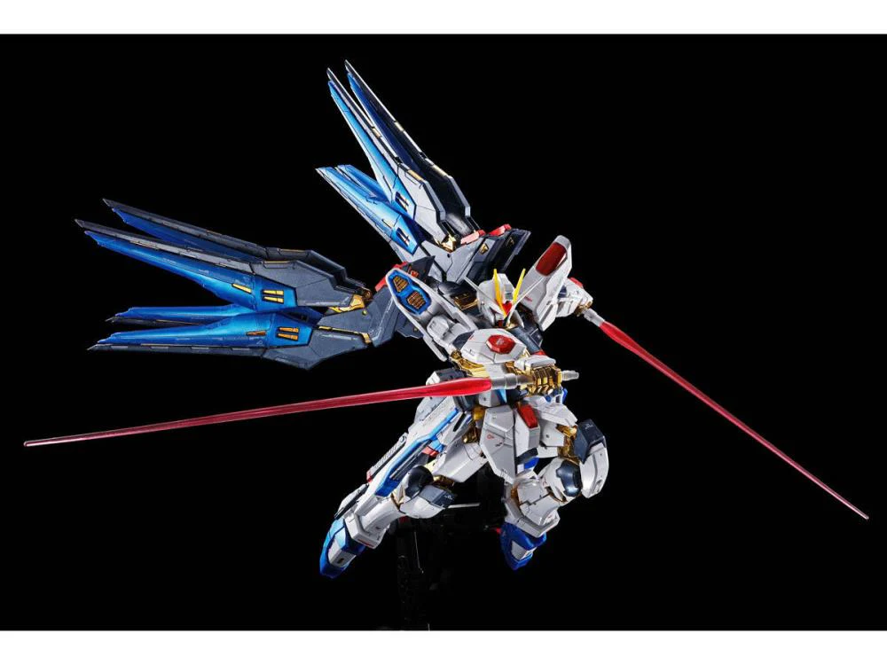 RG Strike Freedom Gundam (Titanium Finish) - P-Bandai Exclusive - Image 6
