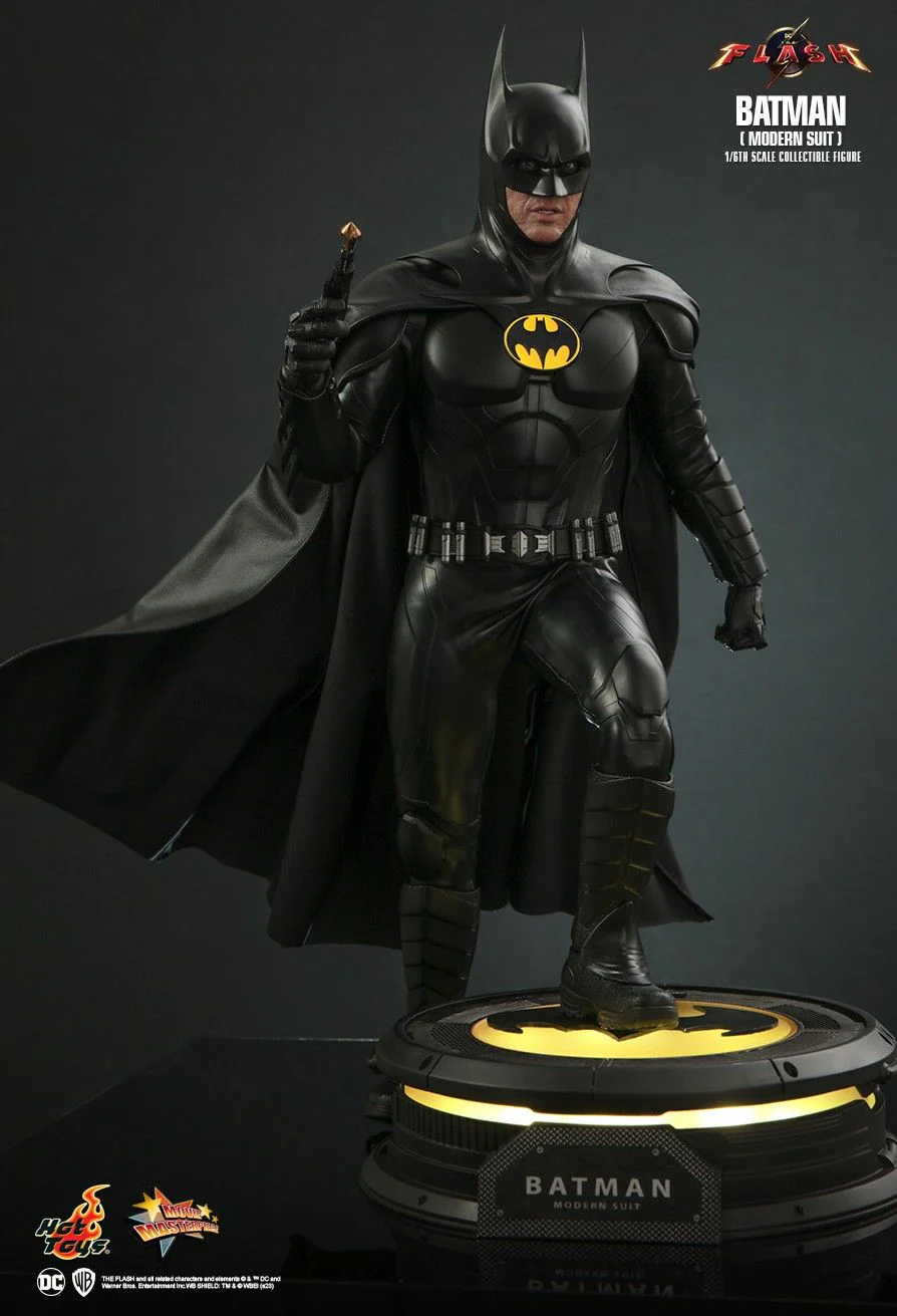 The Flash: Batman (Modern Suit) MMS712 - Image 6