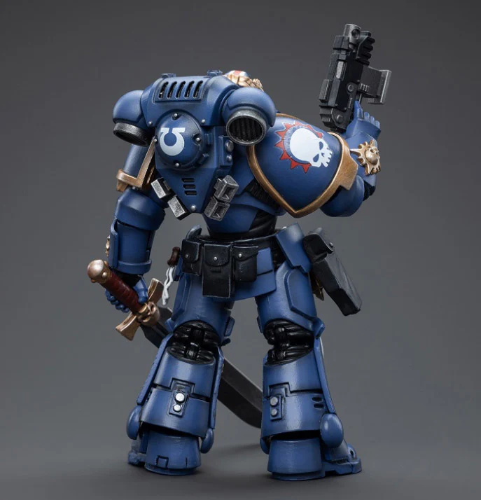 Warhammer 40K Ultramarines Primaris Lieutenant Argaranthe 1/18 Scale Figure - Image 3